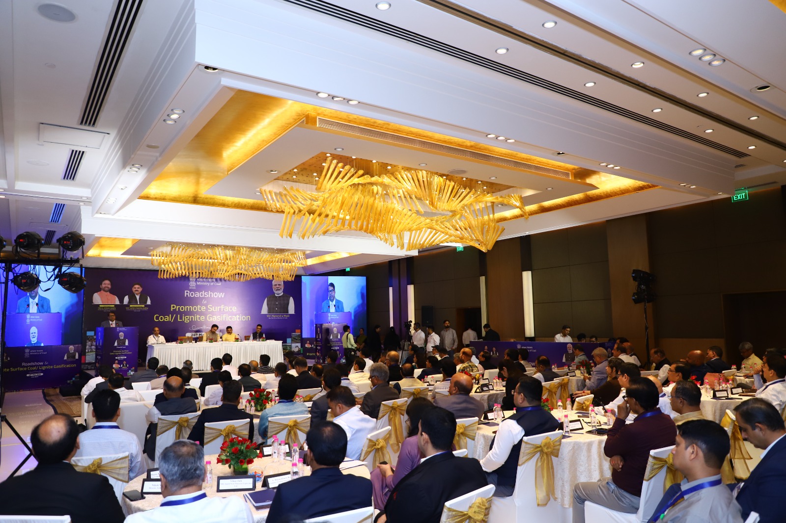 Shri Vikram Dev Dutt, Secretary, Ministry of Coal, addressing participants at the Roadshow on Promoting Surface Coal/Lignite Gasification