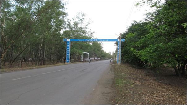 ब्लैक टोप्पड रोड