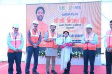 Hon'ble Minister of Coal & Mines Shri G Kishan Reddy  felicitating MIne workers at Gevra Mines 